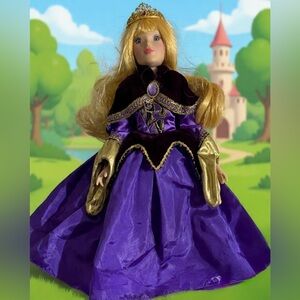 Disney Princess Aurora Porcelain Doll Sleeping Beauty Brass Key Collection